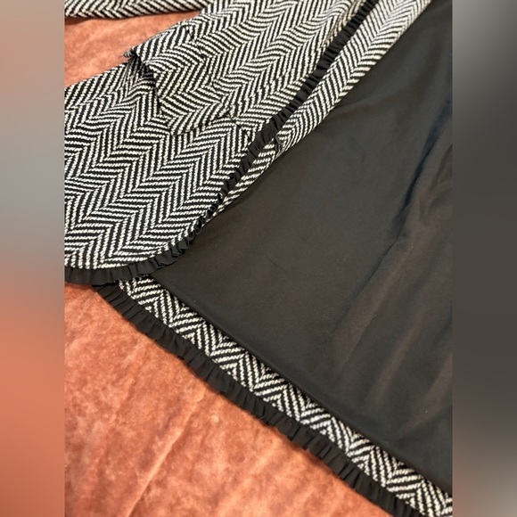 Chico’s Chevron Blazer with Black Trim SZ1 - Picture 4 of 9
